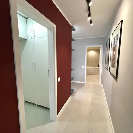 דירה 92- Urban Plaza