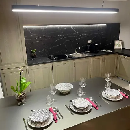 92- Urban Plaza בראשוב