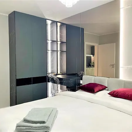 92- Urban Plaza דירה בראשוב