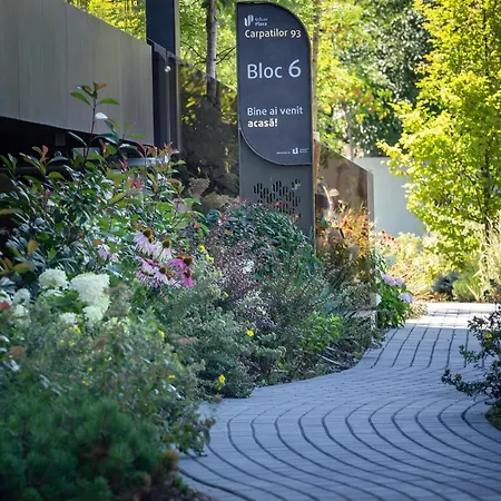 92- Urban Plaza דירה