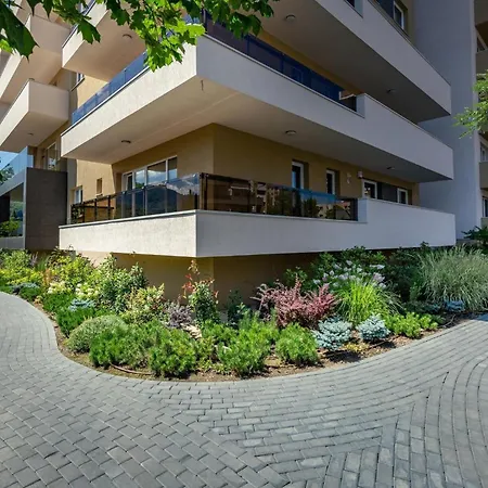 92- Urban Plaza בראשוב