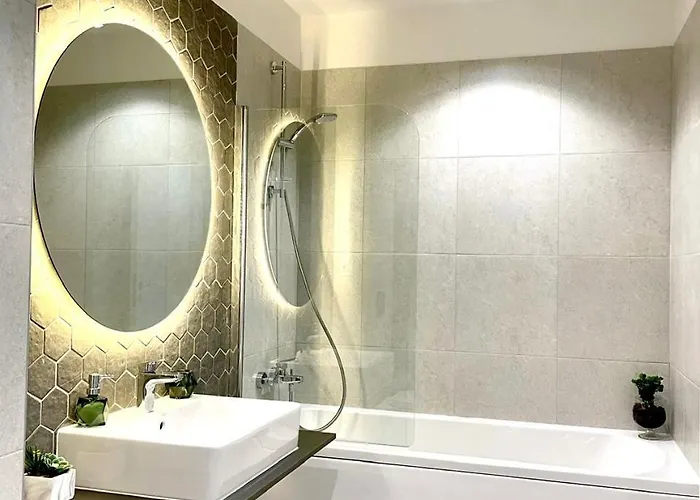 Апартаменты 92- Urban Plaza *