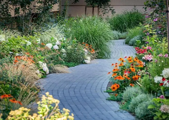 92- Urban Plaza Апартаменты