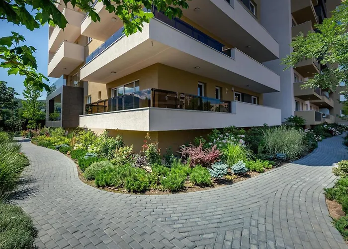 92- Urban Plaza Брашов